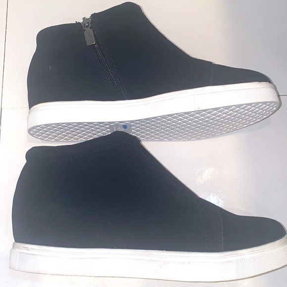 Aqua College black suede wedge athletic bootie/ sneakers.Waterproof.Size 7.5.NWT - Picture 4 of 11